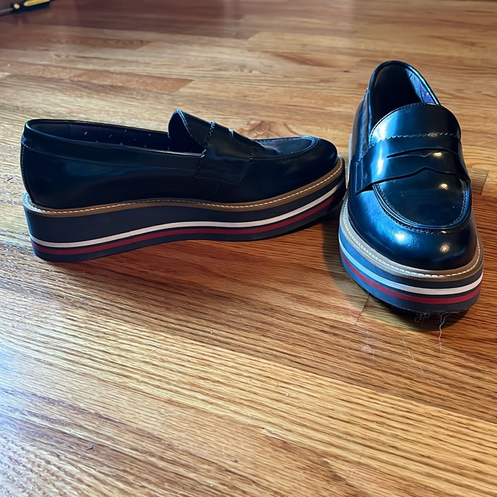 Tommy Hilfiger navy platform loafers